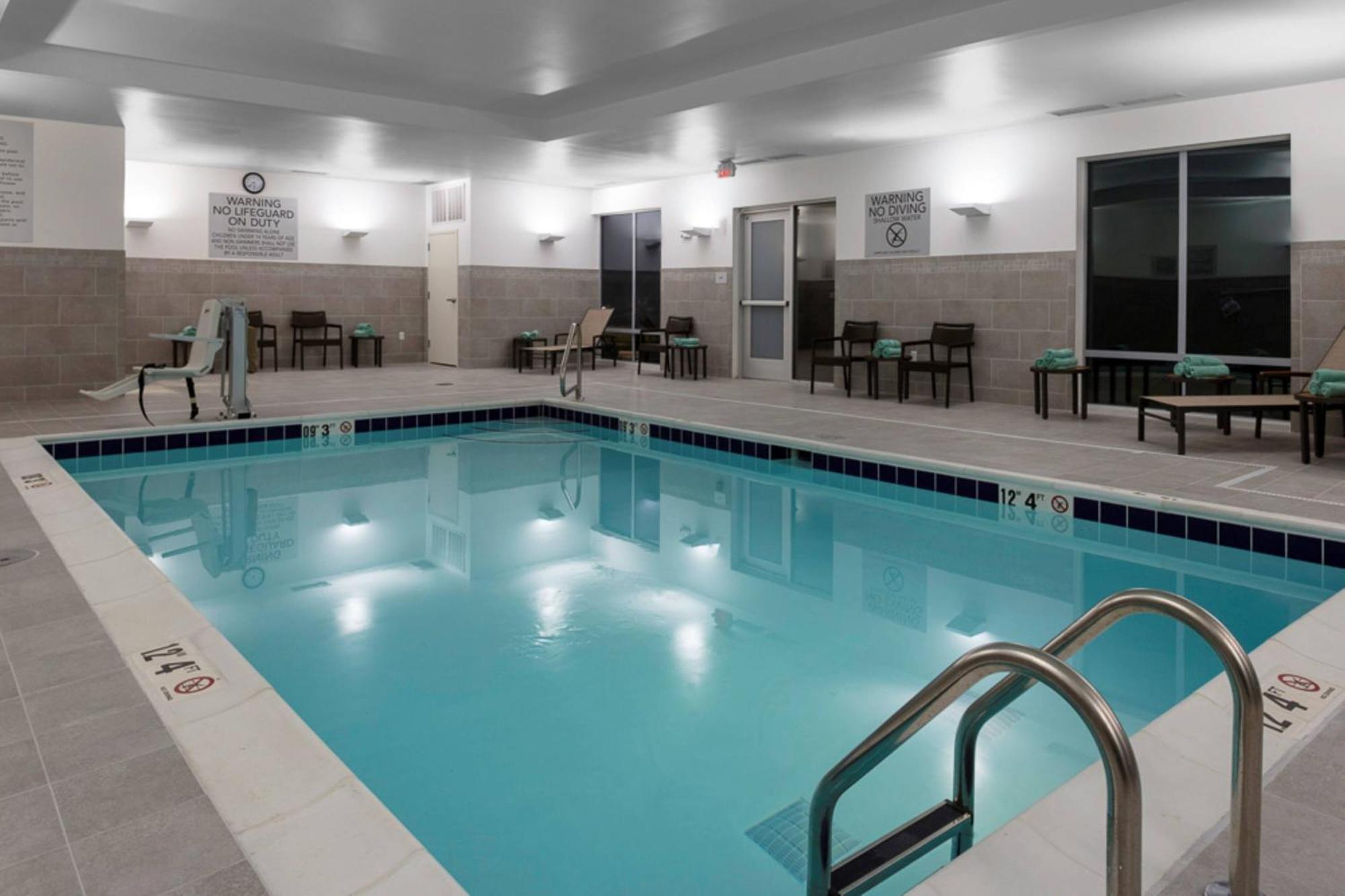 Courtyard By Marriott Indianapolis West-Speedway Hotel Ngoại thất bức ảnh