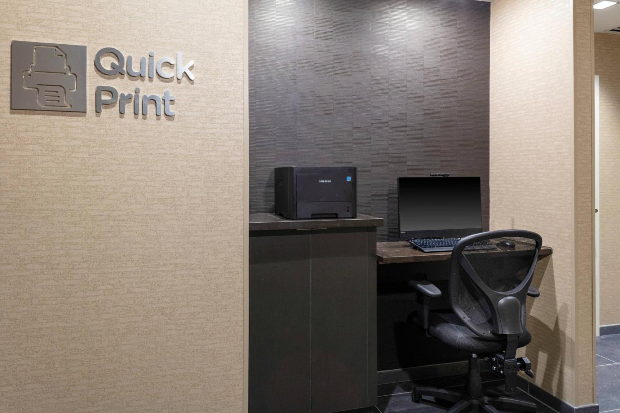 Courtyard By Marriott Indianapolis West-Speedway Hotel Ngoại thất bức ảnh